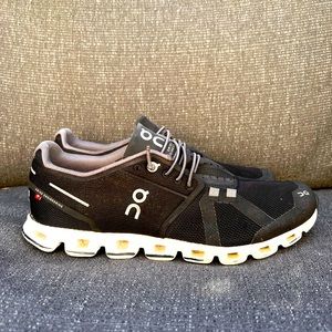 WOMENS ON CLOUD SWISS ENGINEERED RUNNING SHOE SNEAKER CLOUDTEC BLACK Sz 10